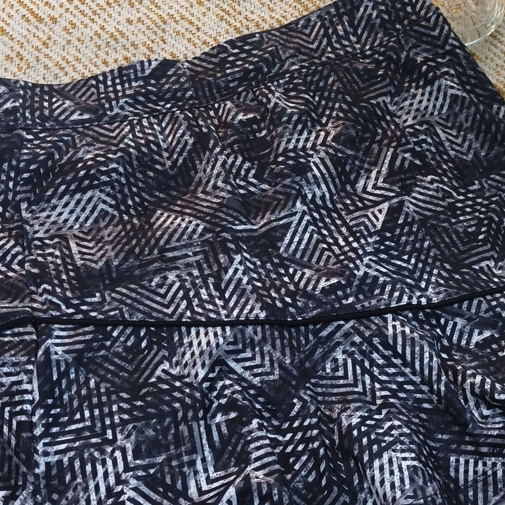 Black gray golf tennis skort size medium Athletic Athleisure Hiking outdoors - Picture 7 of 9